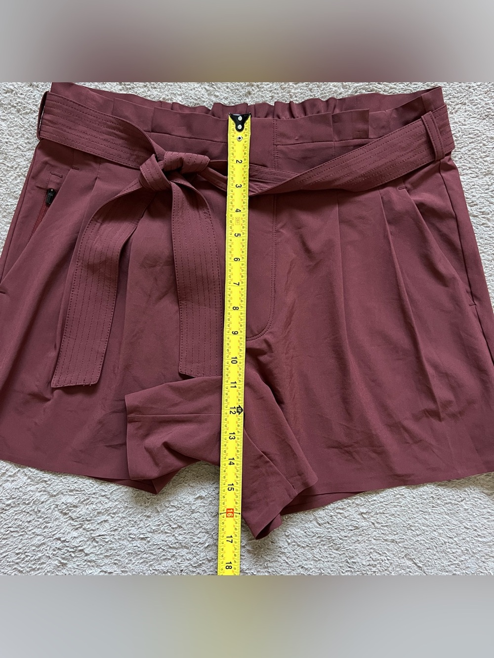 Athleta Skyline Short High Rise Stretchy Minimalist Capsule Vacation Sz 12 - Picture 4 of 6